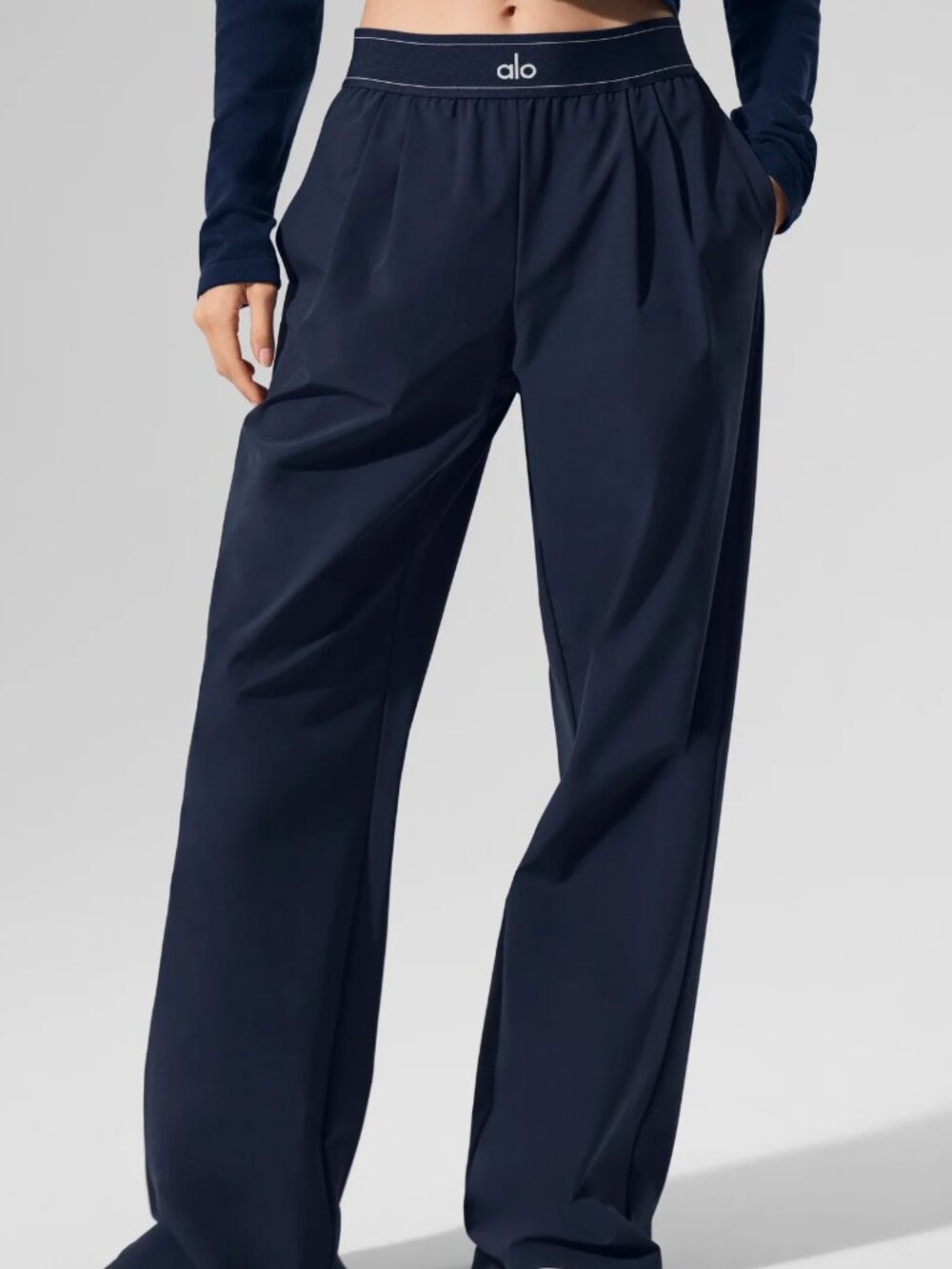πALO Yoga Suit Up Trouser Navy Blue (Regular 30")πNWT Versatile wide-leg pants - Picture 7 of 8